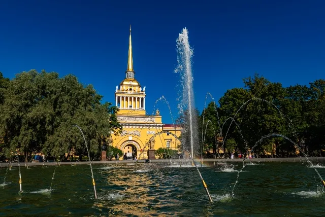 Санкт-Петербург на Открытие фонтанов 