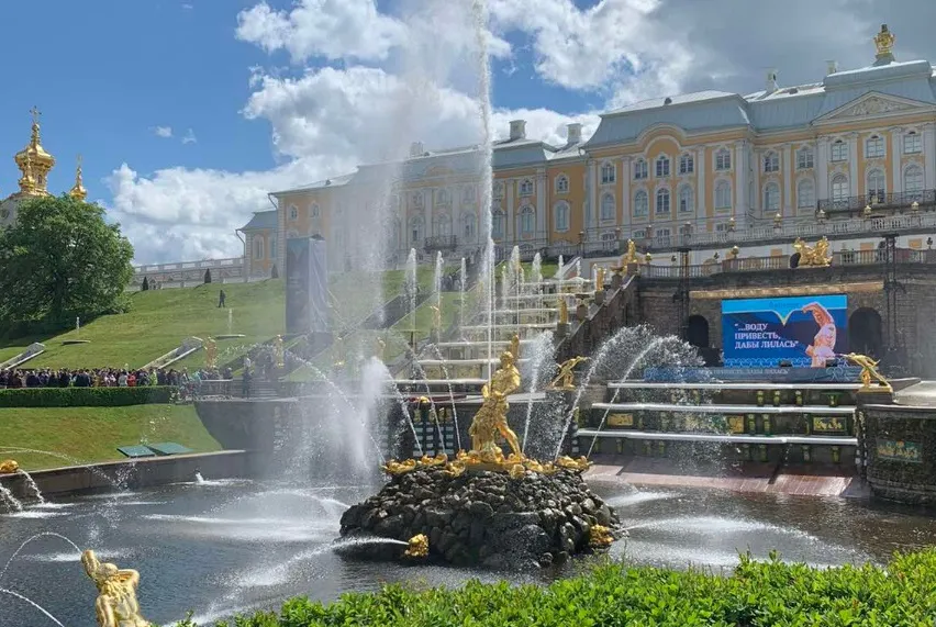 Санкт-Петербург на Открытие фонтанов 