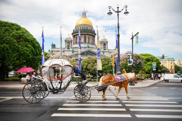 Санкт-Петербург на Открытие фонтанов 